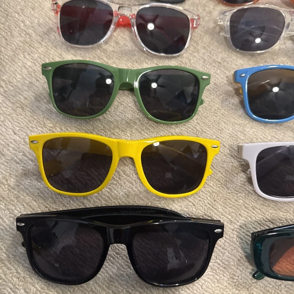 LOT OF 17 PROMOTIONAL ONLY DISTILLERY SUNGLASSES Titos, truly, Absolute, Smirnof